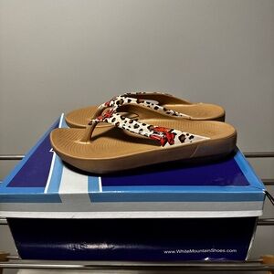 OOFOS Women's Sandals with Tan and Red Accents - Never Warn